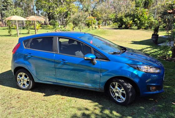 FORD FIESTA 1.6 SE HATCH 16V FLEX 4P POWERSHIFT